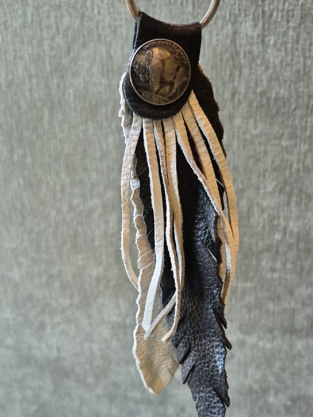Vtg Handcrafted Leather Feathers U.S. Buffalo Nickel Coin Keychain, Black Gray - Picture 6 of 9
